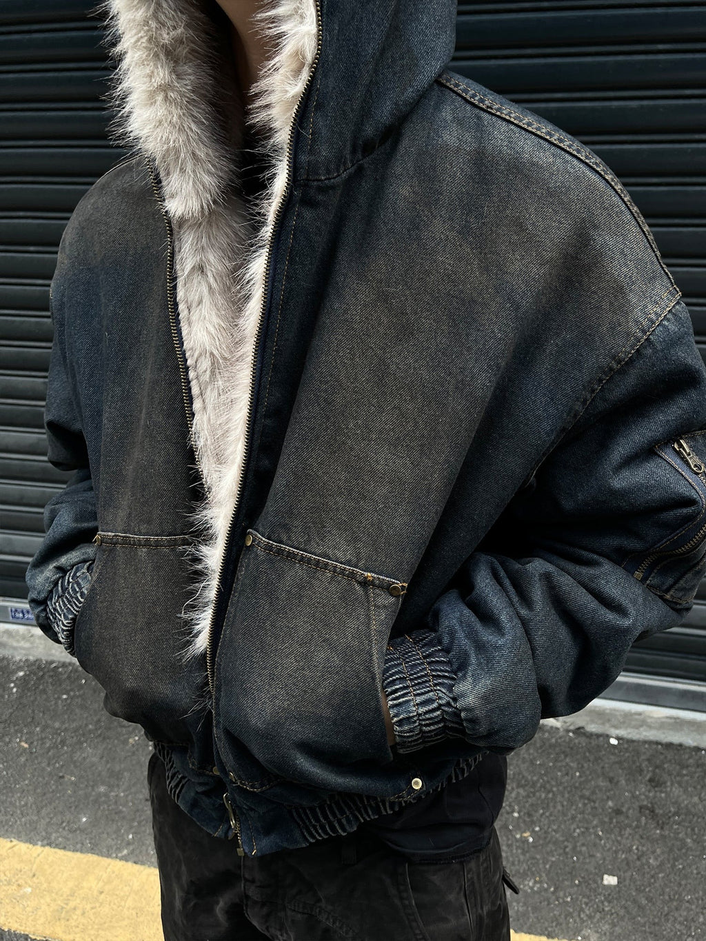 Chaqueta con capucha de estilo vintage desgastado