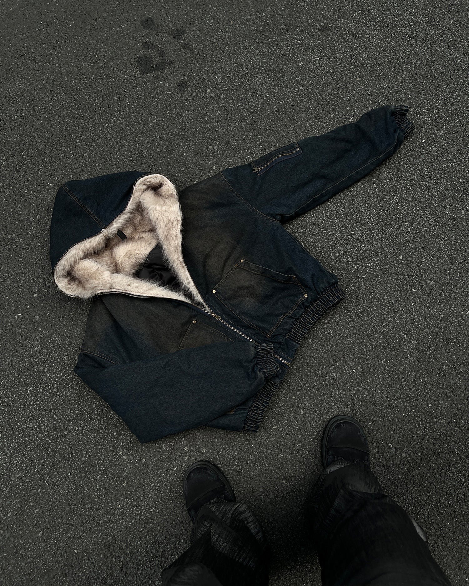 Chaqueta con capucha de estilo vintage desgastado